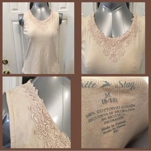 White stag beige off white tank w lace (8-10 M)